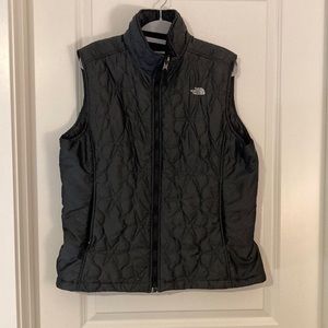 Women’s North Face vest XL